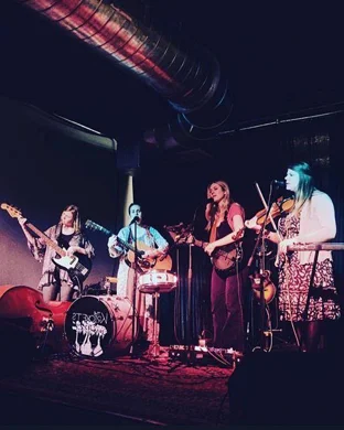 Caroline - Band Los Angeles