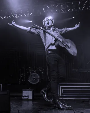 Barns Courtney Los Angeles