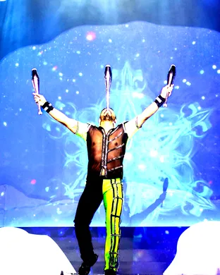 Cirque Musica Holiday Wonderland Los Angeles